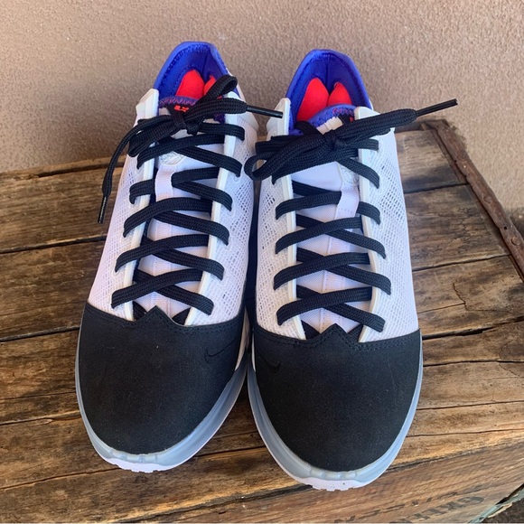 Nike Lebron 19 Low Basketball Shoe - Picture 3 of 9